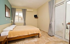 Acropolis Hotel